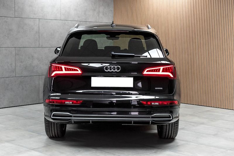 Audi Q5 40 TDI S-LINE* REZERVACE - fotka 5 z 38