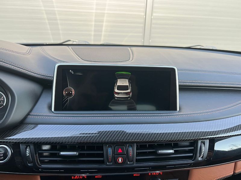 BMW X6 M 4.4 V8 512 kW-Akrapo - fotka 46 z 49
