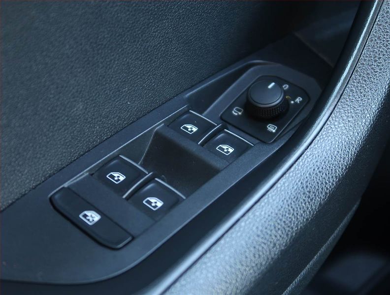 Škoda Karoq (2018) Style 2.0 TDI, 4x4,Style - fotka 17 z 24