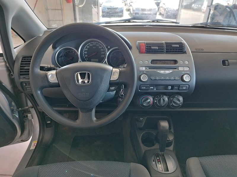 Honda Jazz (2004) 1,3i,61KW,AUTOMAT,KLIMA,ALU - fotka 18 z 26