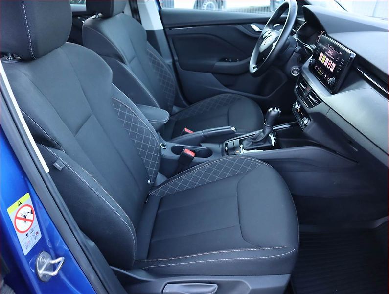 Škoda Kamiq (2020) 1.0 TSI, Automat, Tempomat - fotka 9 z 23