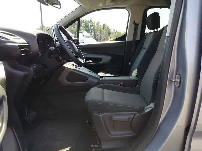 Toyota ProAce City Verso 1,5 D-4d A/T L2 Family Comfort - fotka 6 z 19