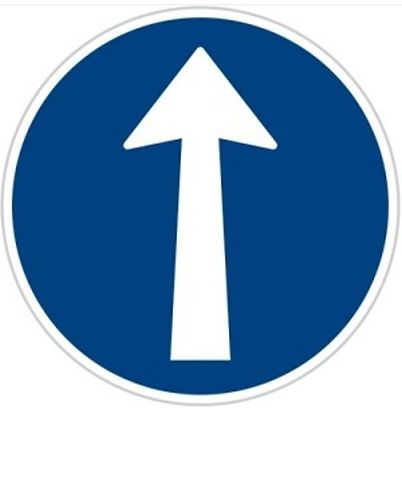 Dopravní značka Přikázaný směr jízdy., zdroj: Wikimedia Commons, Kys5g, CC BY 4.0