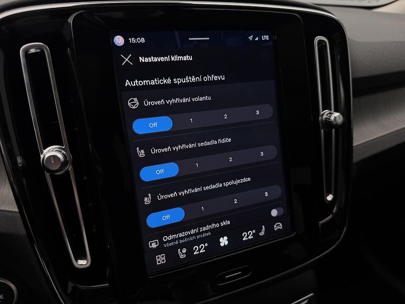 Volvo XC40 B4 AWD ULTIMATE CZ - fotka 46 z 49