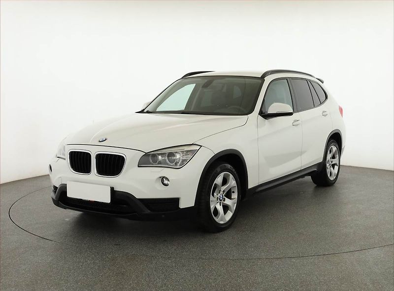 BMW X1 (2013) xDrive18d, 4X4, Automat, Navi - fotka 2 z 18