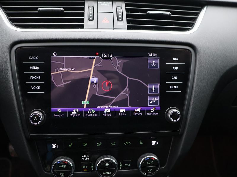 Škoda Octavia 2,0 TDI Style LED Kessy CZ - fotka 16 z 26