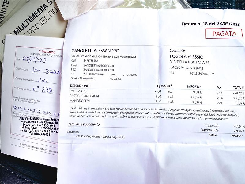 Kia Stonic 1,6 CRDi Aut.klima,Kamera - fotka 38 z 39