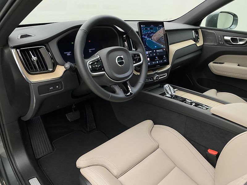 Volvo XC60 T8 AWD RECHARGE ULTRA BRIGHT - fotka 4 z 67