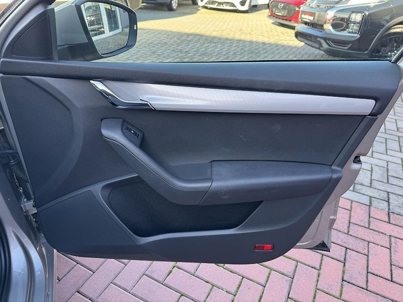 Škoda Octavia (2013) 2.0TDi  Klima Tempomat BT - fotka 19 z 45