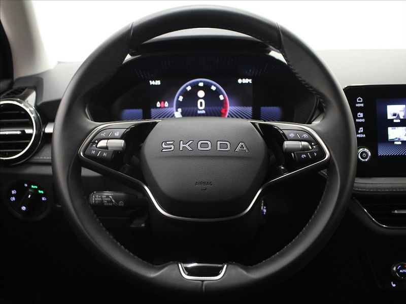 Škoda Fabia 1,0 TSi 85kW Selection 5L.Zár - fotka 9 z 22