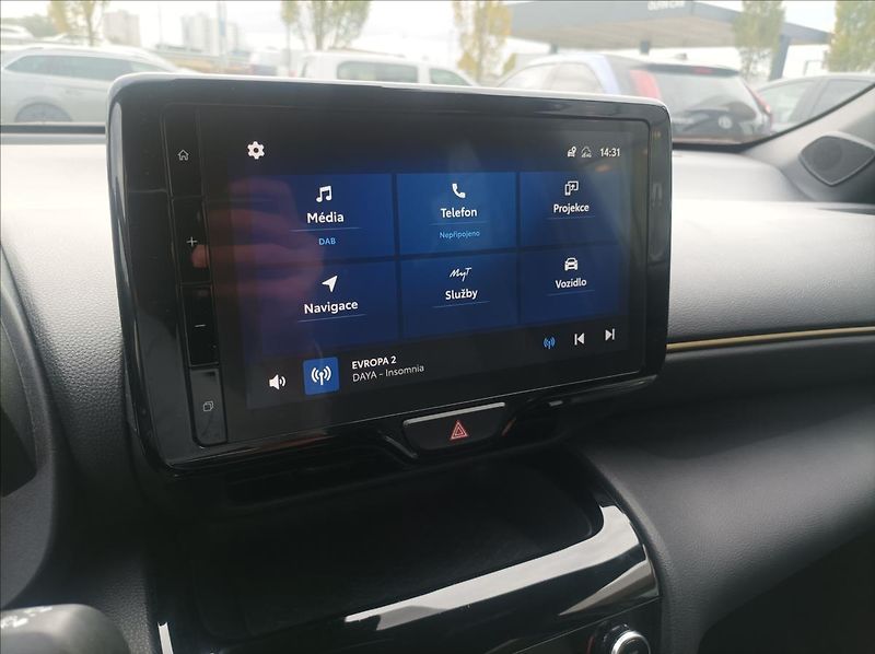 Toyota Yaris Cross 1,5 Premiere Edition - fotka 19 z 25