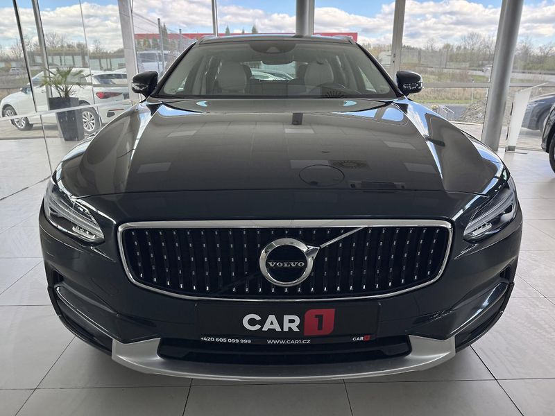 Volvo V90 CC*D5 173kW*AWD*KeyLess*Tažné - fotka 3 z 34