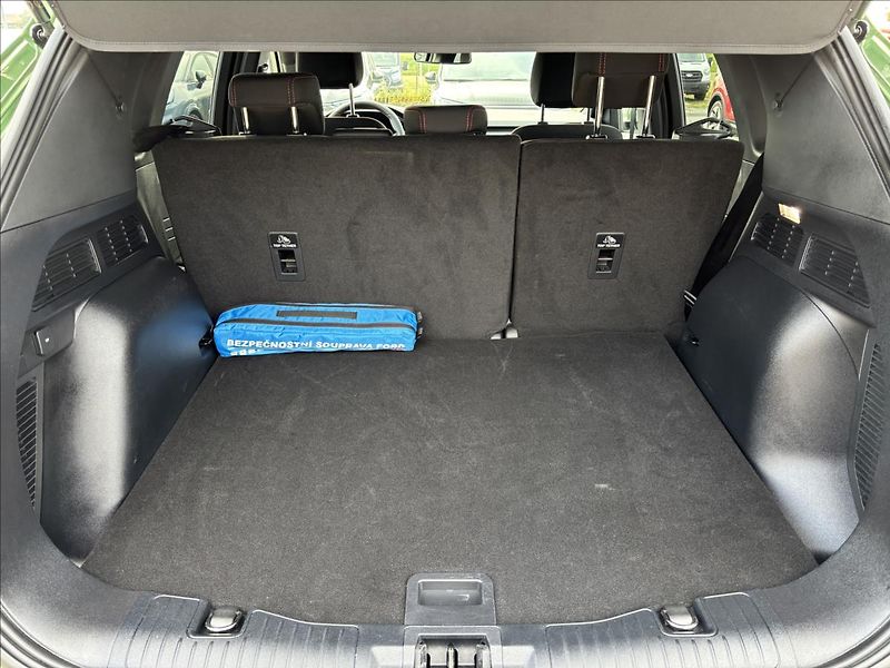 Ford Kuga 1,5 EcoBoost 137kW ST-Line - fotka 12 z 37
