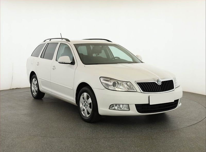 Škoda Octavia (2011) Ambiente 1.8 TSI, Tempomat - fotografie inzerátu