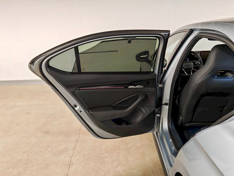 Škoda Superb (2025) 2.0 TDI 142 kW DSG 4x4 Sportli - fotka 26 z 34