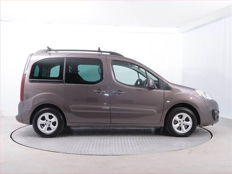 Citroën Berlingo (2016) Shine 1.6 BlueHDi, 5Míst, ČR - fotka 6 z 17