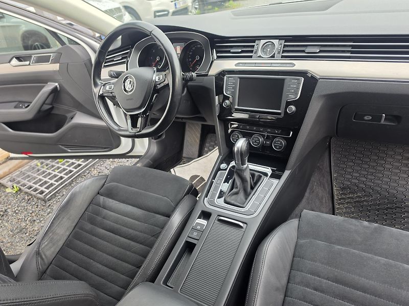 Volkswagen Passat 2.0 TDI DSG Night Paket  - fotka 16 z 24
