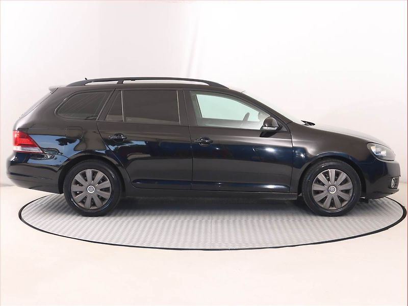 Volkswagen Golf (2011) 1.6 TDI, Serv.kniha - fotka 6 z 14