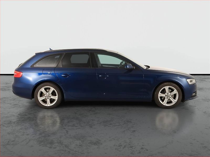 Audi A4 (2012) Ambition 2.0 TDI, Navi, Xenony - fotka 6 z 18