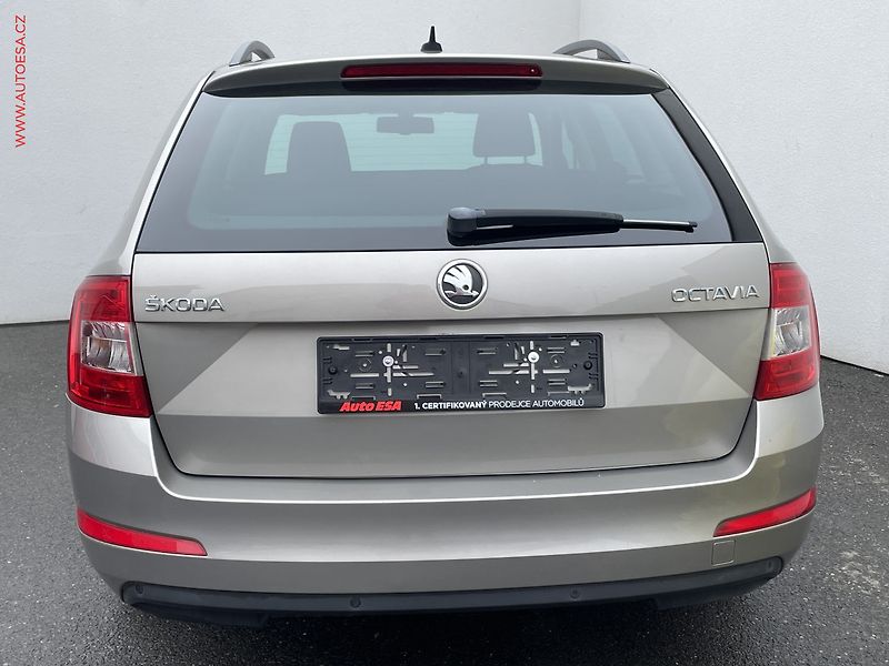 Škoda Octavia (2014) 2.0 TDi, Elegance, +kola - fotka 5 z 21