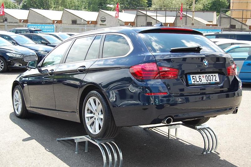 BMW Řada 5 (2014) 535d xDrive, 230 kW - fotka 6 z 48