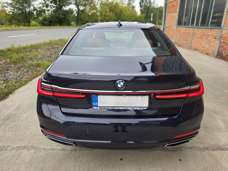 BMW Řada 7 (2020) 740d xDrive Sedan - fotka 4 z 30