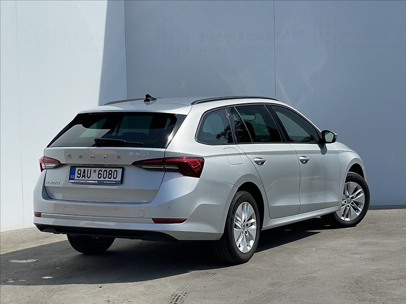 Škoda Octavia 2,0 TDI Combi Ambition Plus - fotka 3 z 24