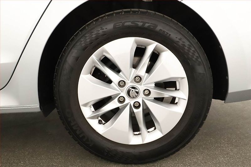 Škoda Octavia (2022) Ambition 2.0 TDI, ČR,1.maj - fotka 12 z 15