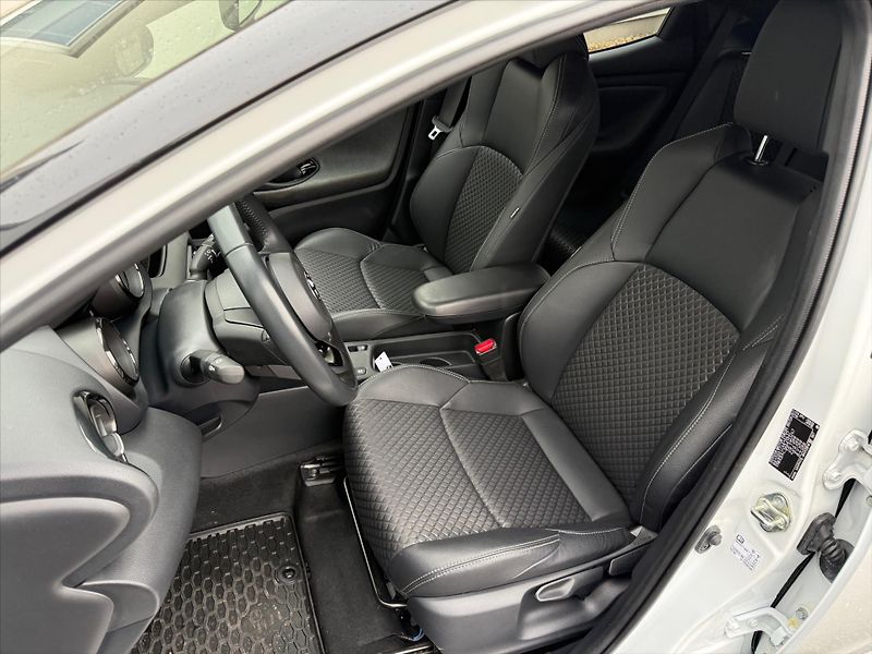 Toyota Yaris 1,5 Selection Style, Hybrid - fotka 10 z 19