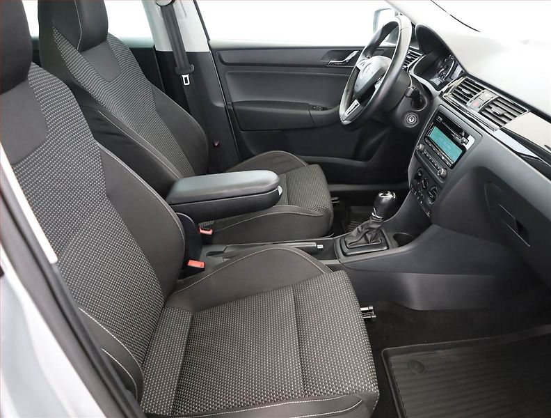 Škoda Superb (2010) 2.0 TDI, Serv.kniha, Tempomat - fotka 9 z 17
