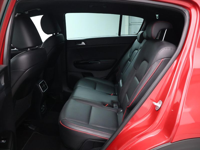 Kia Sportage 1,6 CRDI 100kW GT-Line - fotka 14 z 33