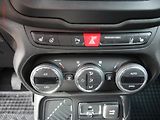 Jeep Renegade (2016) 1.4 MultiAir limited, ČR, AC - náhled 15
