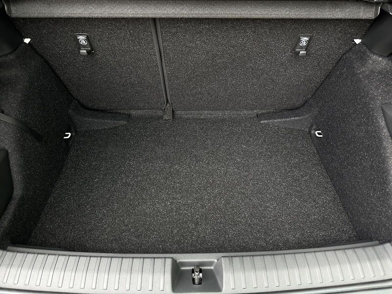 Škoda Kamiq 1.0TSi 116PS KAMERA+PDC P/Z Sm - fotka 40 z 42
