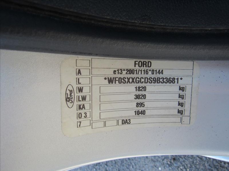 Ford Focus 1,6 74kW Combi - fotka 24 z 24