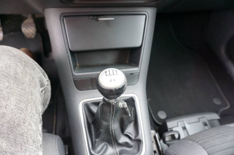 Volkswagen Golf Plus (2008) 1,9 - fotka 16 z 24