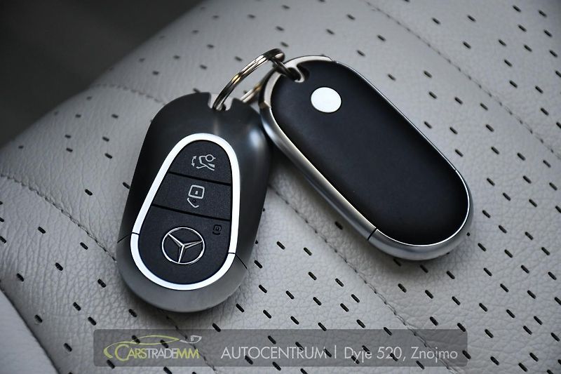 Mercedes-Benz EQE 500 AMG 4MATIC  - fotka 37 z 53