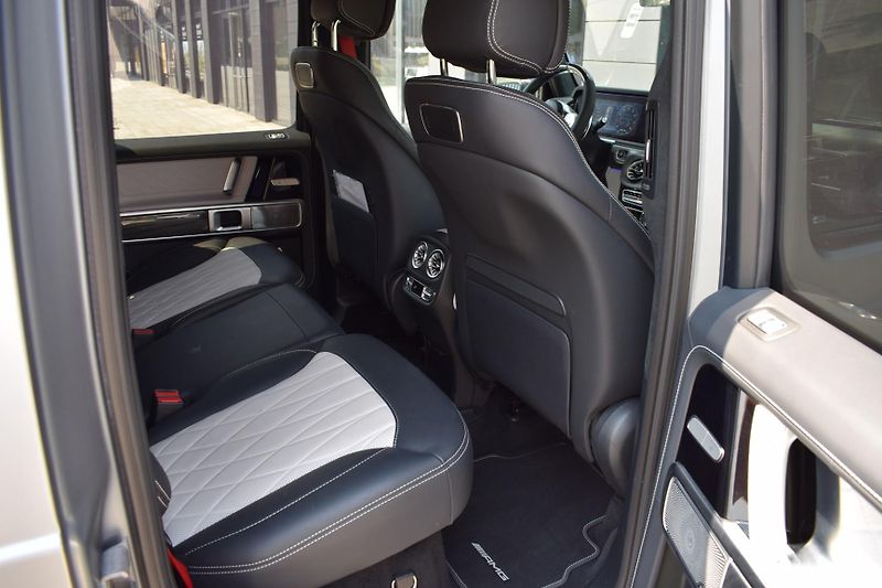 Mercedes-Benz Třídy G (2024) G63Manufa/Mat.šedá/dvoubarevná - fotka 35 z 36