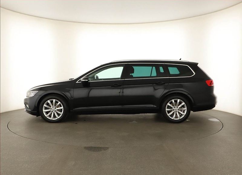 Volkswagen Passat (2019) Comfortline 1.6 TDI, Automat - fotka 3 z 15