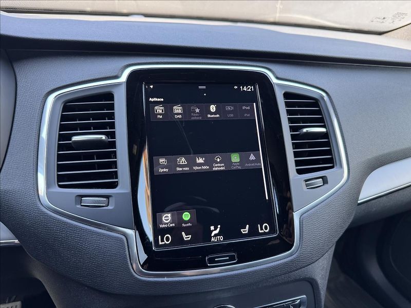 Volvo XC90 2,0 B5 AWD Momentum Pro AT ČR - fotka 21 z 33