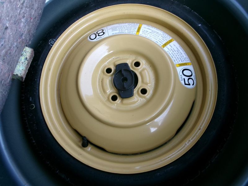 Suzuki Swift (2007) 1,3i KLIMA VÝHŘEV - fotka 14 z 22