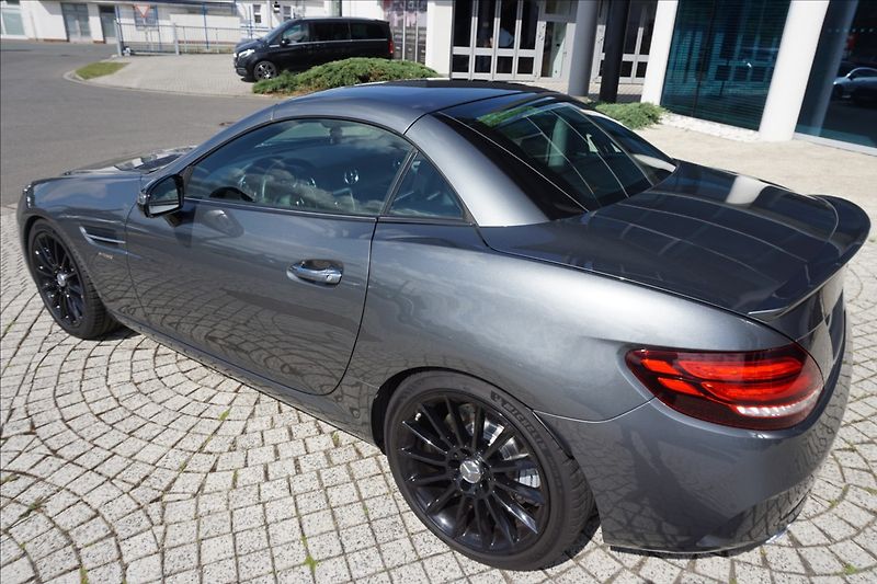 Mercedes-Benz SLC 3,0 AMG 43 - fotka 4 z 20
