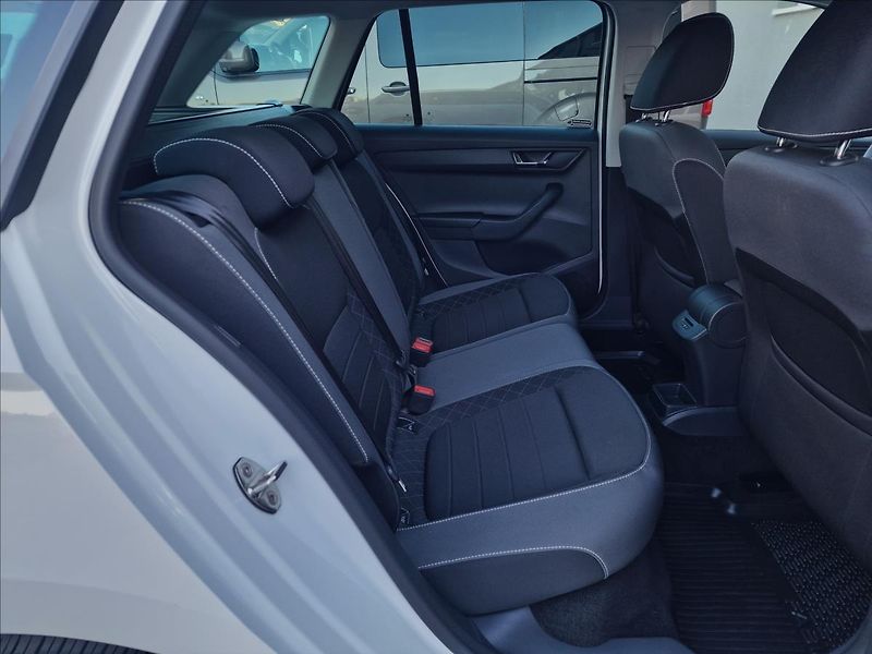 Škoda Fabia 1.0TSI Style, původ ČR,1.Maj. - fotka 15 z 48