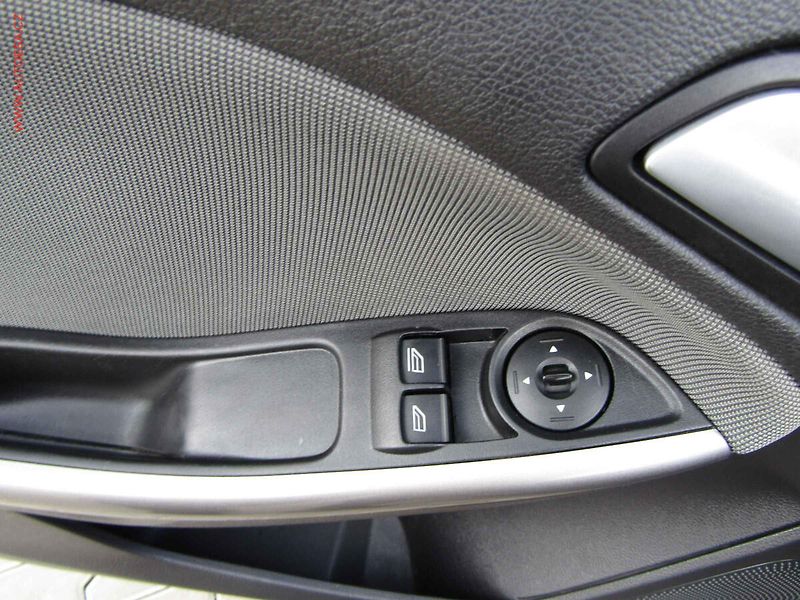 Ford Focus (2012) 1.6 TDCi, 1.maj, AC, temp - fotka 11 z 20