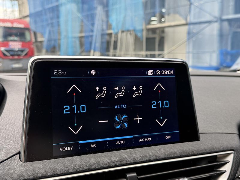 Peugeot 5008 (2017) ALLURE PureTech 130k EAT6 - fotka 26 z 39