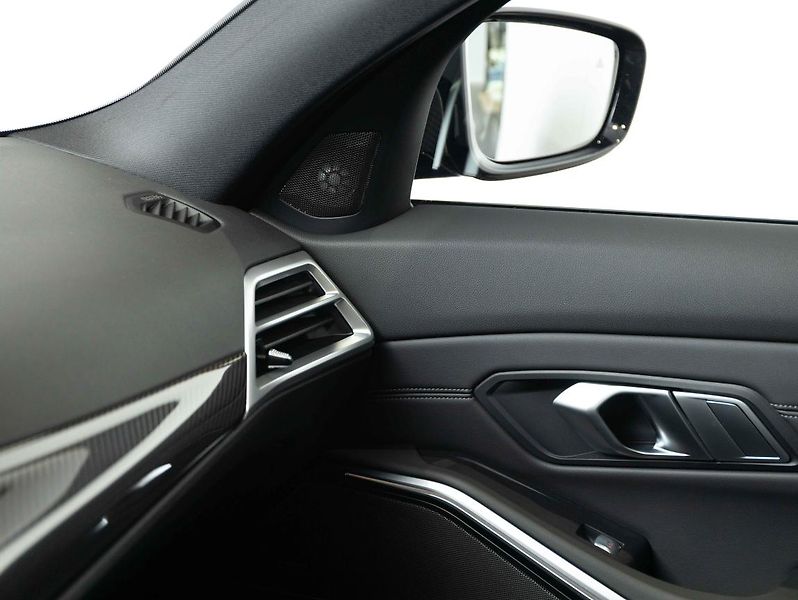 BMW M3 Competition M xDrive Touring - fotka 16 z 22