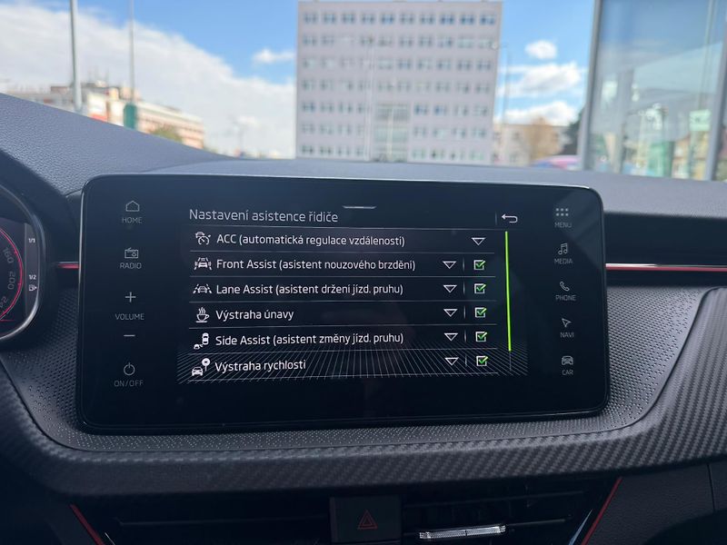 Škoda Kamiq Monte Carlo 1.5 TSI 110kw DSG - fotka 15 z 27