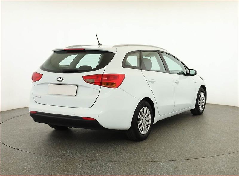 Kia Ceed (2017) 1.4 CVVT, Serv.kniha, Tempomat - fotka 5 z 17