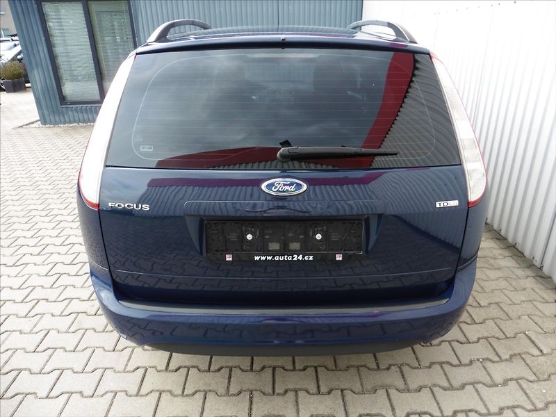 Ford Focus 1,6 TDCi Tournier - fotka 14 z 18