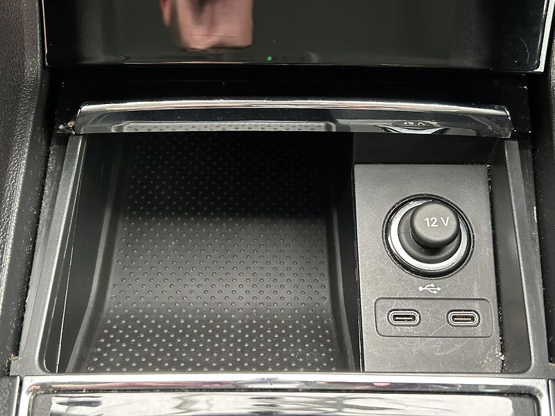 Škoda Karoq 1.5 TSI Style Plus - fotka 21 z 30
