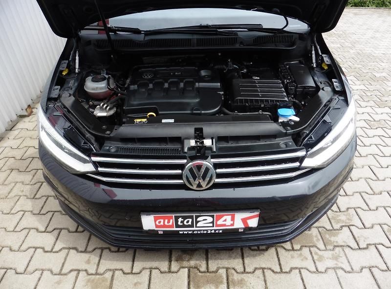 Volkswagen Touran 1.6 TDI Comfortline DSG, ACC, - fotka 17 z 17